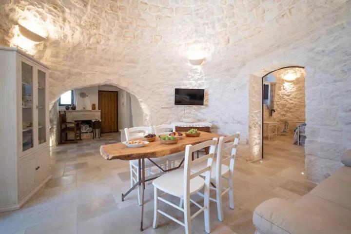 Valle D'Itria Trulli E Alcova Mikael Cisternino Exteriör bild